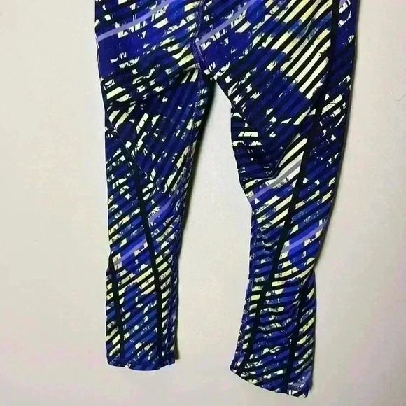 Athleta Blue Green Radical Stride Capri Leggings Women Size XXS Yoga Gym Active - Picture 8 of 14